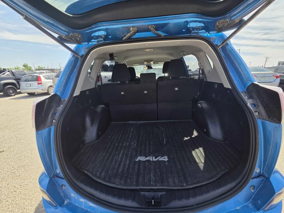 2017 Toyota RAV4 4th Gen - Image 5 of 8