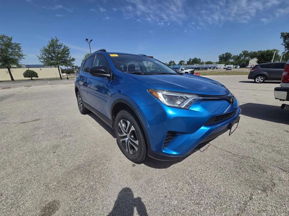 2017 Toyota RAV4 4th Gen - Image 2 of 8