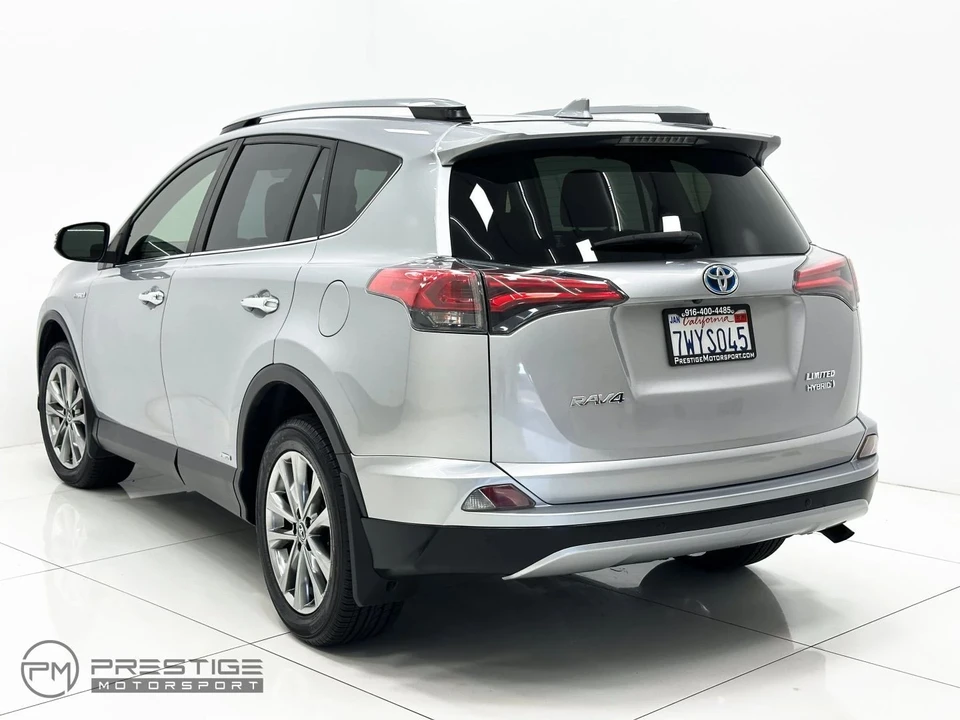 2017 Toyota RAV4 4th Gen - Image 4 of 21