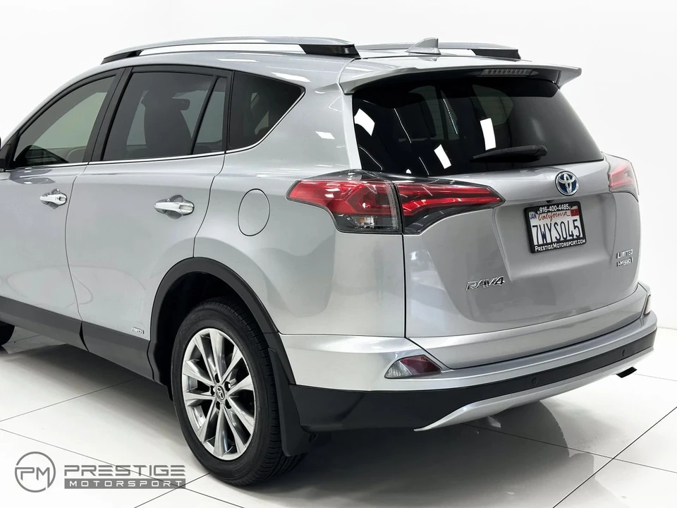 2017 Toyota RAV4 4th Gen - Image 10 of 21