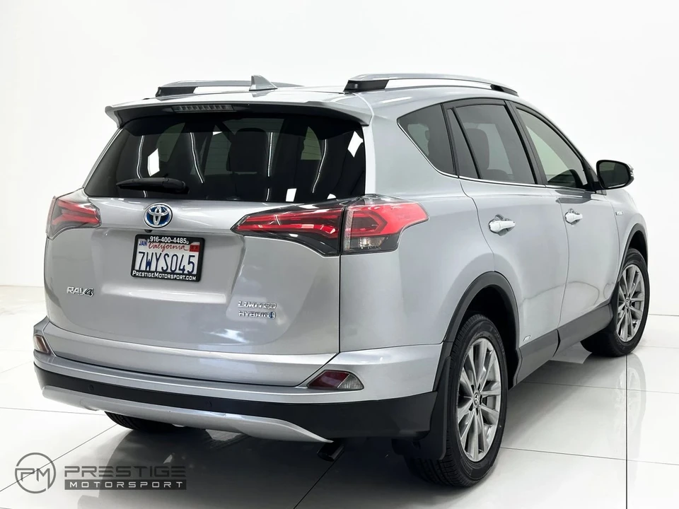 2017 Toyota RAV4 4th Gen - Image 6 of 21