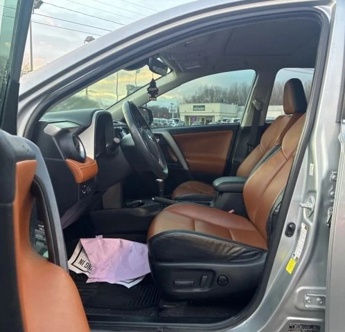 2017 Toyota RAV4 4th Gen - Image 9 of 12