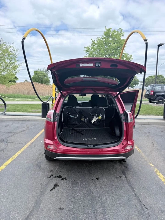 2017 Toyota RAV4 4th Gen - Image 9 of 12