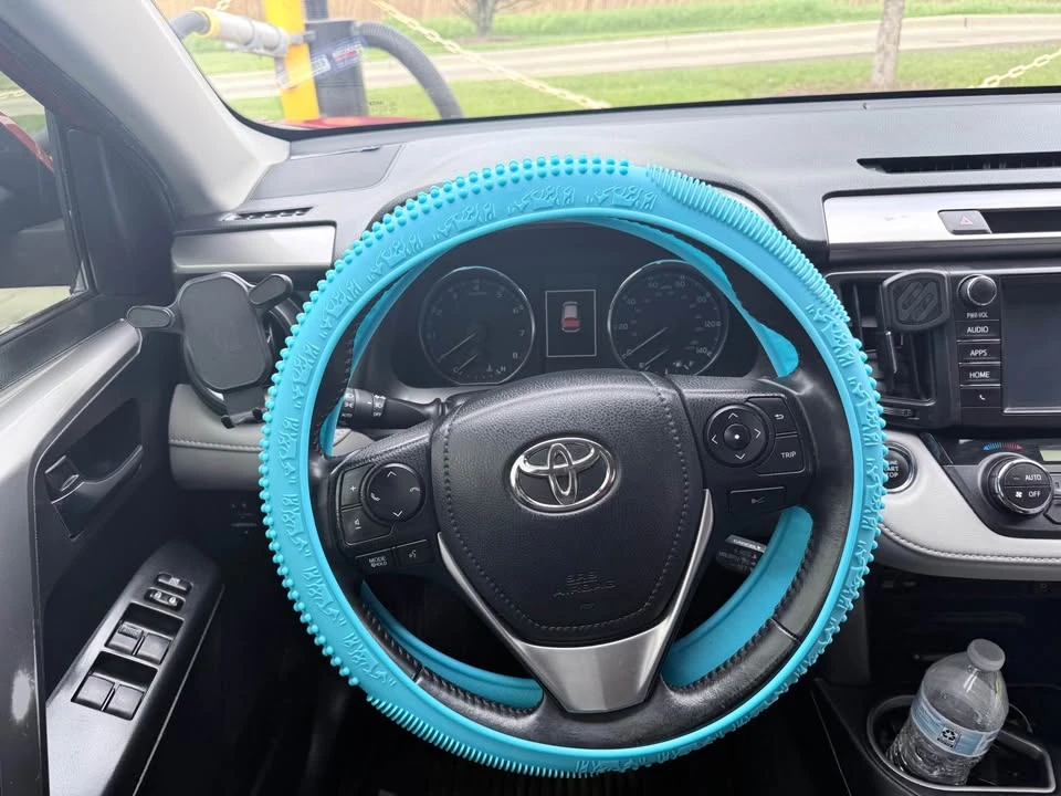 2017 Toyota RAV4 4th Gen - Image 4 of 12