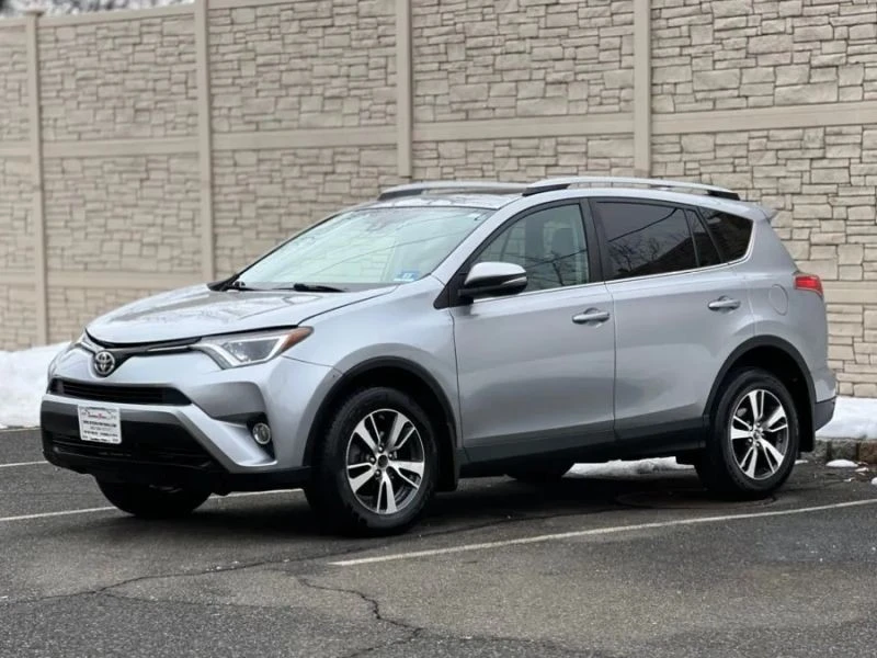 2017 Toyota RAV4 4th Gen - Image 4 of 12
