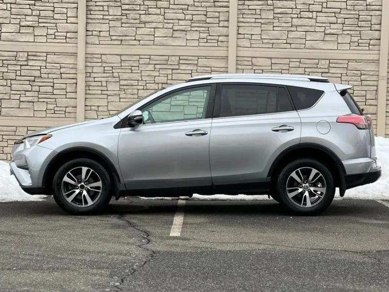 2017 Toyota RAV4 4th Gen - Image 5 of 12