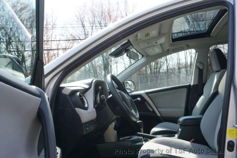 2017 Toyota RAV4 4th Gen - Image 10 of 12