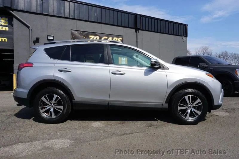 2017 Toyota RAV4 4th Gen - Image 8 of 12