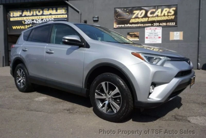 2017 Toyota RAV4 4th Gen - Image 9 of 12