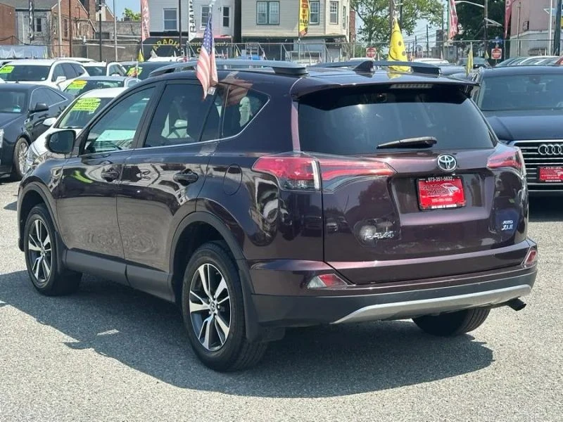 2017 Toyota RAV4 4th Gen - Image 6 of 12