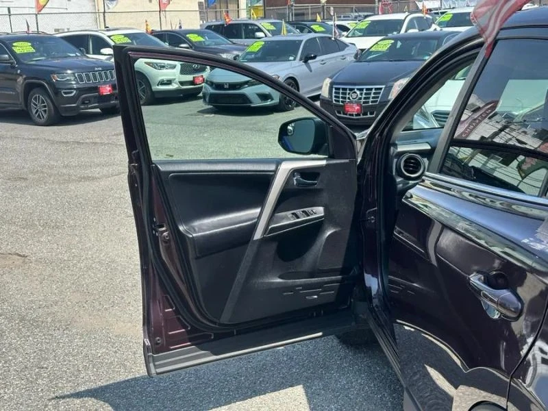 2017 Toyota RAV4 4th Gen - Image 9 of 12