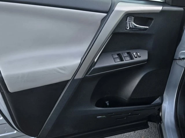 2017 Toyota RAV4 4th Gen - Image 9 of 12