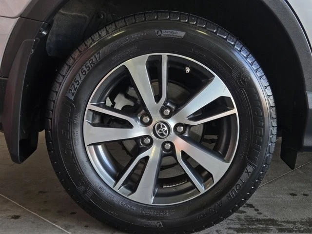 2017 Toyota RAV4 4th Gen - Image 5 of 12