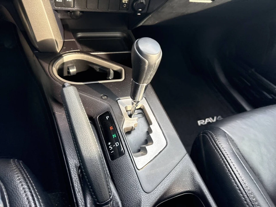 2017 Toyota RAV4 4th Gen - Image 17 of 19