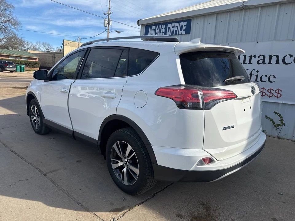 2017 Toyota RAV4 4th Gen - Image 6 of 19