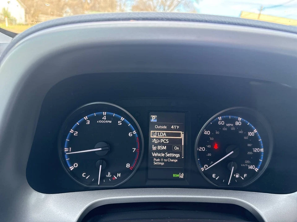 2017 Toyota RAV4 4th Gen - Image 19 of 19