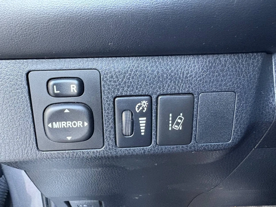 2017 Toyota RAV4 4th Gen - Image 11 of 18