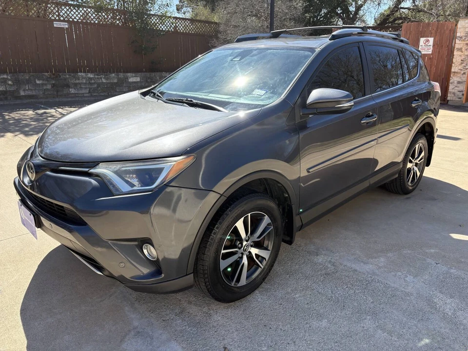 2017 Toyota RAV4 4th Gen - Image 8 of 18