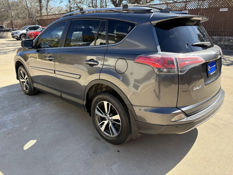 2017 Toyota RAV4 4th Gen - Image 6 of 18