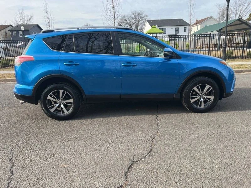 2017 Toyota RAV4 4th Gen - Image 4 of 12