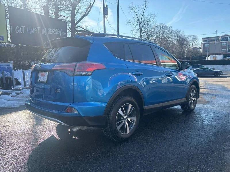 2017 Toyota RAV4 4th Gen - Image 6 of 12