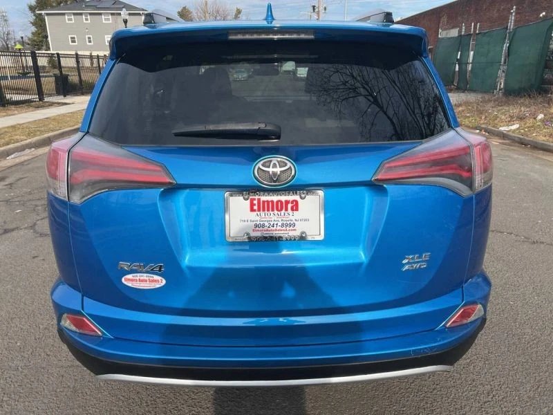 2017 Toyota RAV4 4th Gen - Image 6 of 12