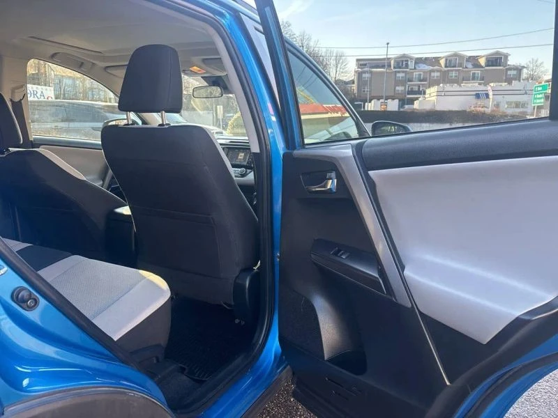 2017 Toyota RAV4 4th Gen - Image 9 of 12