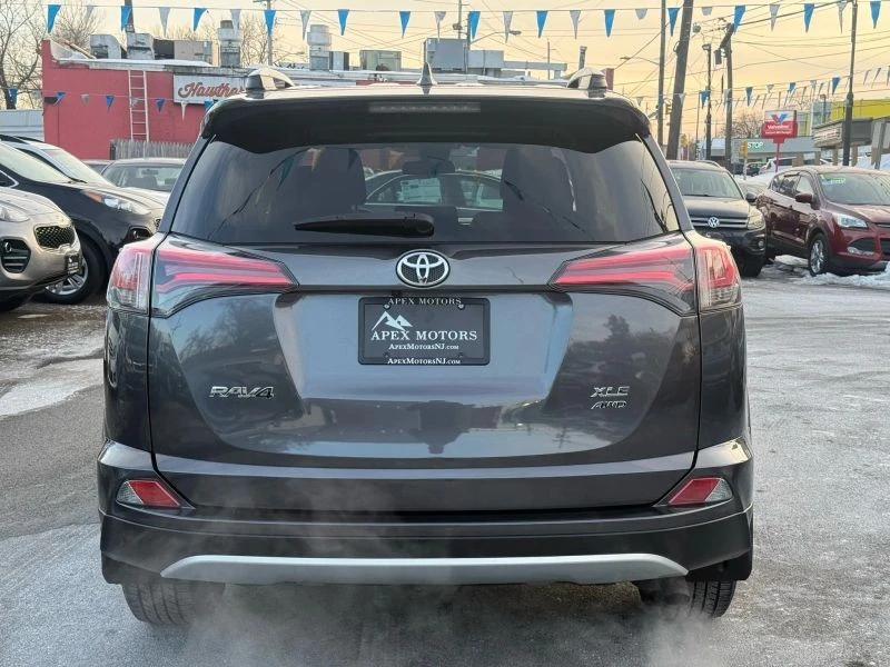 2017 Toyota RAV4 4th Gen - Image 8 of 12
