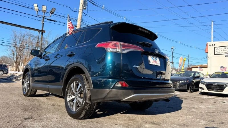 2017 Toyota RAV4 4th Gen - Image 8 of 12