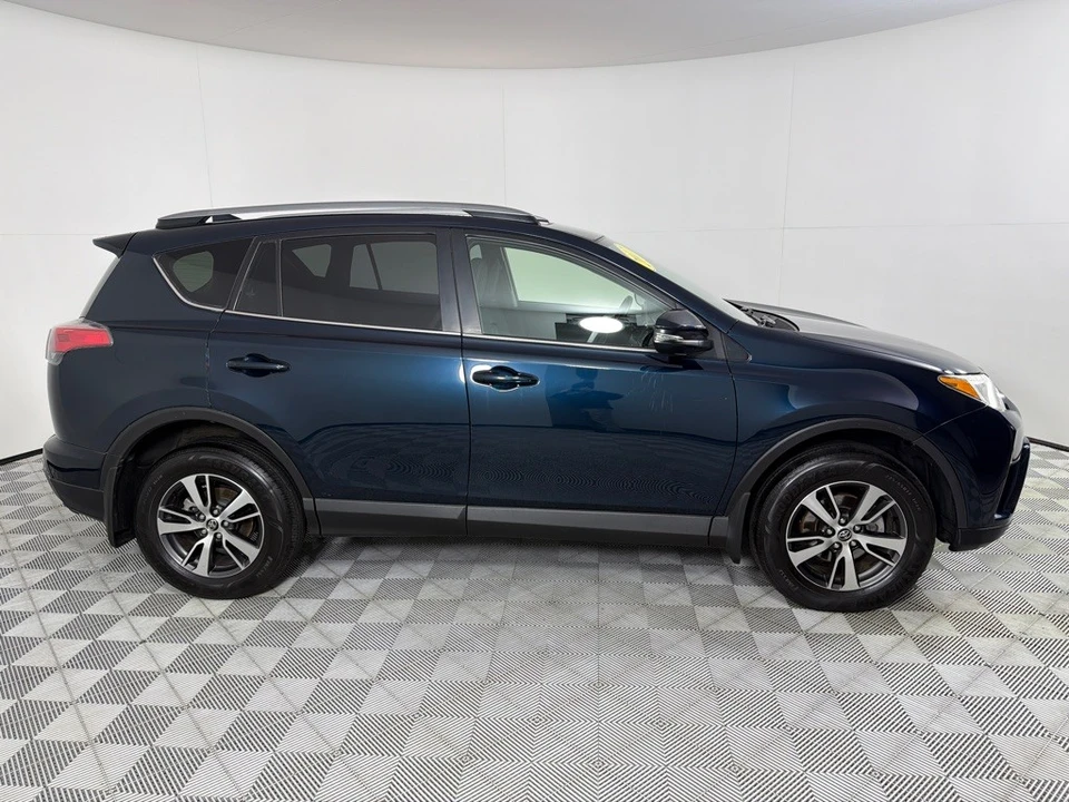 2017 Toyota RAV4 4th Gen - Image 4 of 21