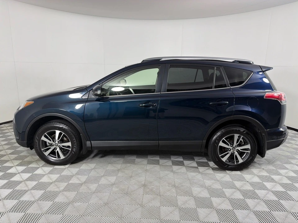 2017 Toyota RAV4 4th Gen - Image 8 of 21