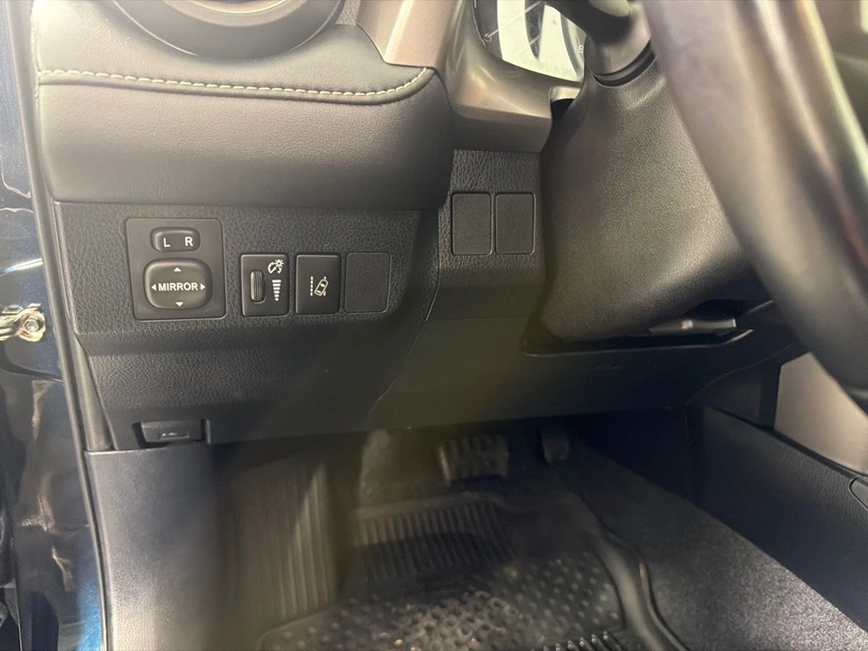 2017 Toyota RAV4 4th Gen - Image 14 of 21