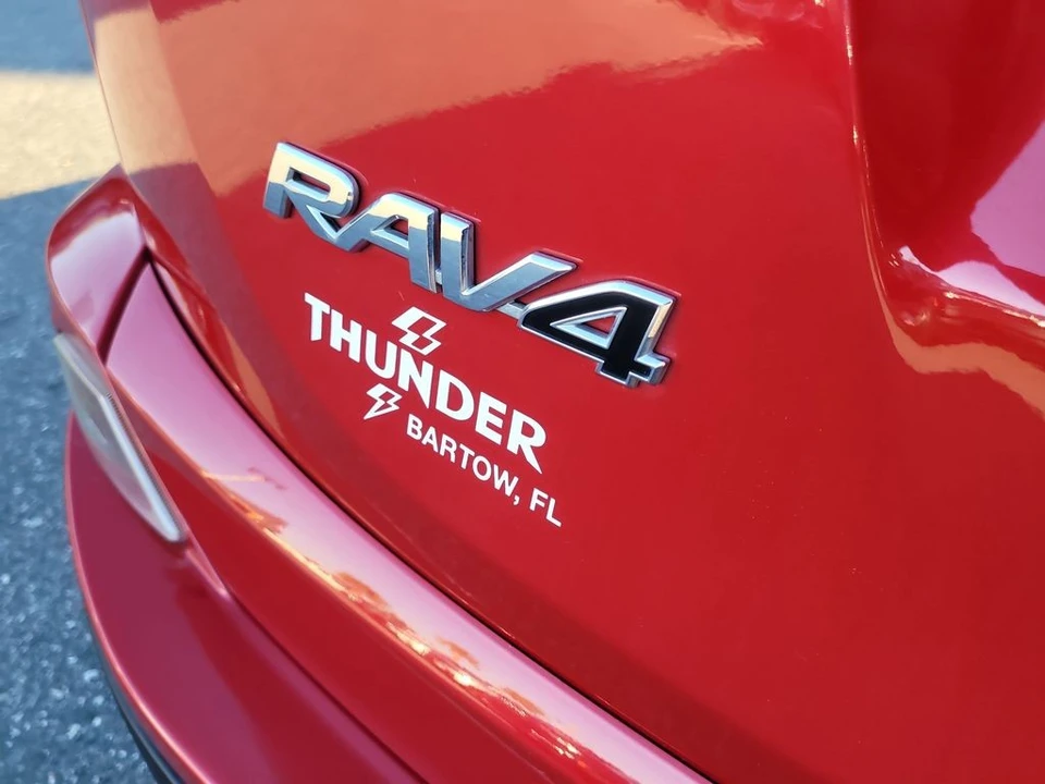 2017 Toyota RAV4 4th Gen - Image 6 of 12