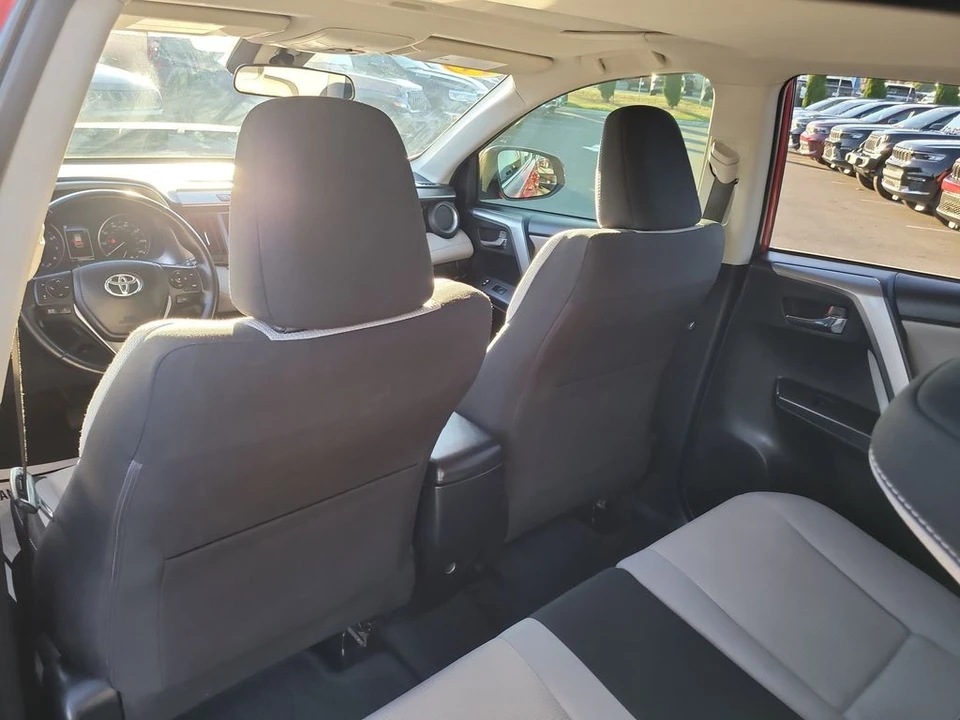 2017 Toyota RAV4 4th Gen - Image 11 of 12