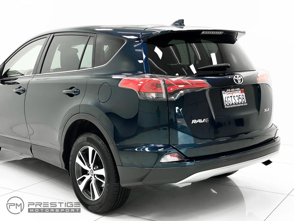 2017 Toyota RAV4 4th Gen - Image 10 of 12