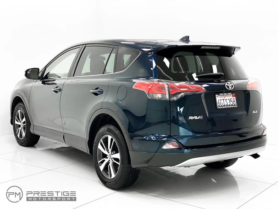 2017 Toyota RAV4 4th Gen - Image 8 of 12