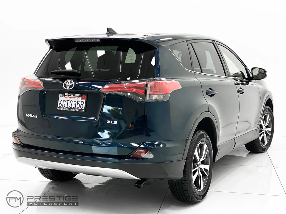 2017 Toyota RAV4 4th Gen - Image 6 of 12