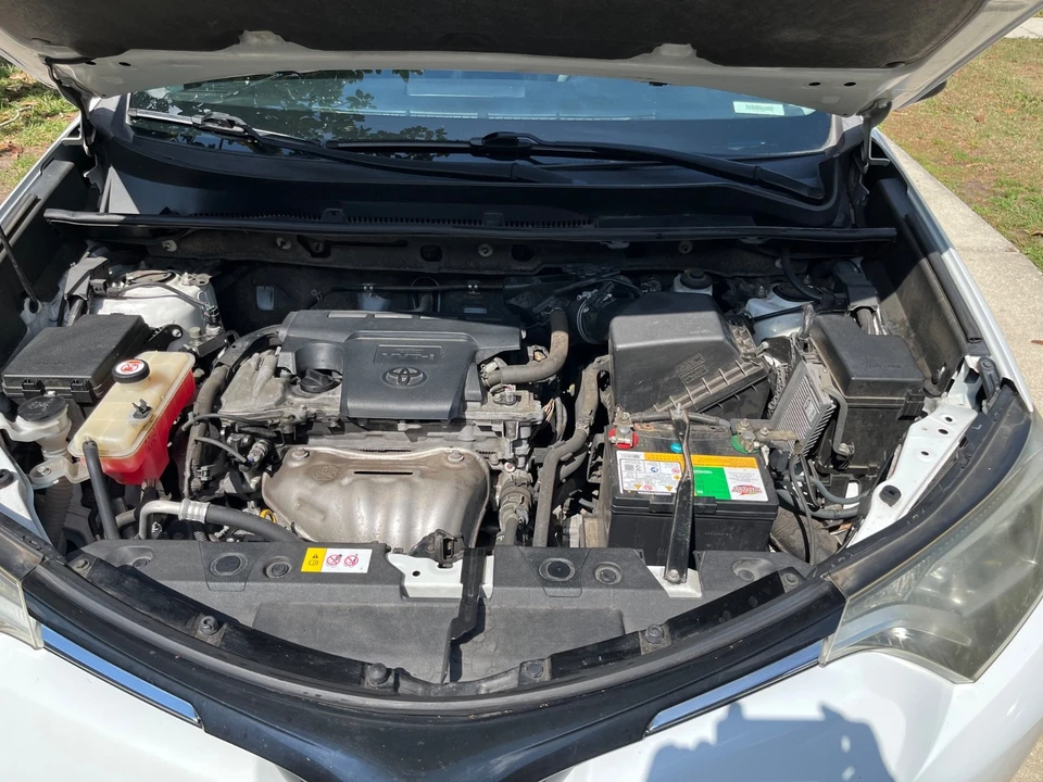 2017 Toyota RAV4 4th Gen - Image 8 of 19