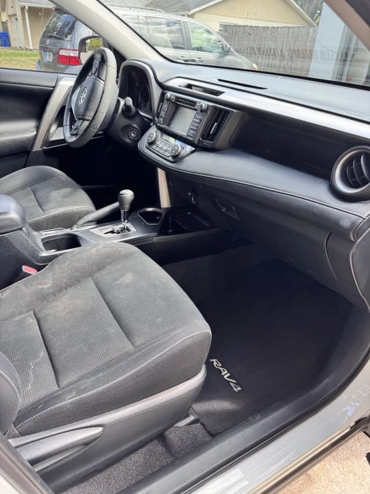 2017 Toyota RAV4 4th Gen - Image 14 of 19