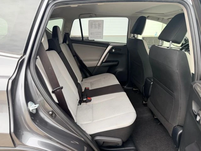 2017 Toyota RAV4 4th Gen - Image 14 of 28