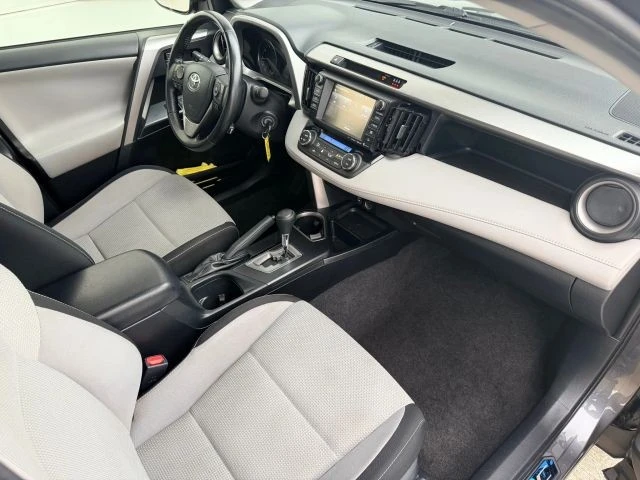 2017 Toyota RAV4 4th Gen - Image 16 of 28