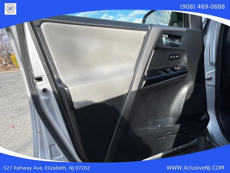 2017 Toyota RAV4 4th Gen - Image 7 of 12