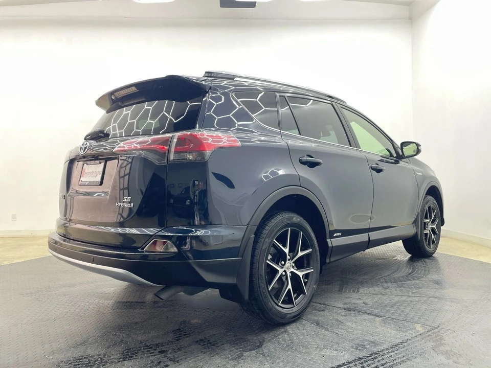 2017 Toyota RAV4 4th Gen - Image 4 of 21