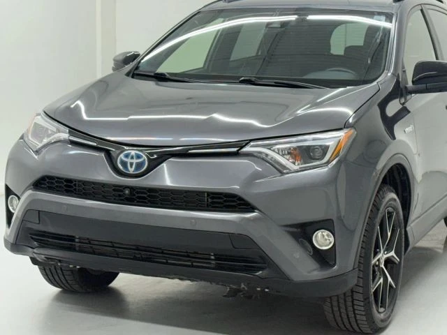2017 Toyota RAV4 4th Gen - Image 9 of 12