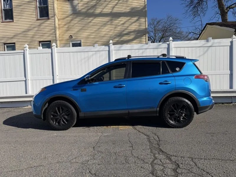 2017 Toyota RAV4 4th Gen - Image 4 of 12