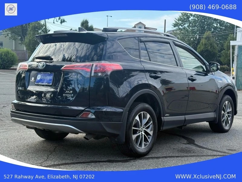 2017 Toyota RAV4 4th Gen - Image 4 of 12