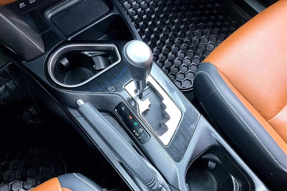 2017 Toyota RAV4 4th Gen - Image 12 of 18