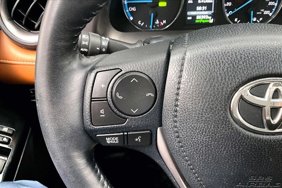2017 Toyota RAV4 4th Gen - Image 15 of 18