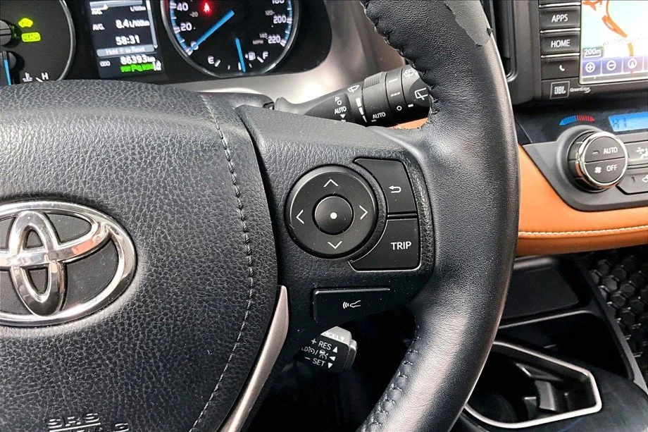 2017 Toyota RAV4 4th Gen - Image 16 of 18