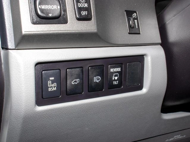 2017 Toyota Sequoia 2nd Gen - Image 18 of 21